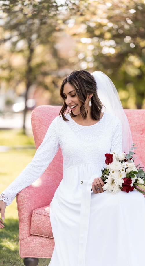 What Should You Do if You Don't Want a White Wedding Dress? -  sposamiabride.com