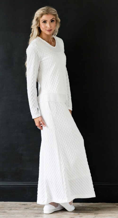 white knit skirt with pocket and stretch top